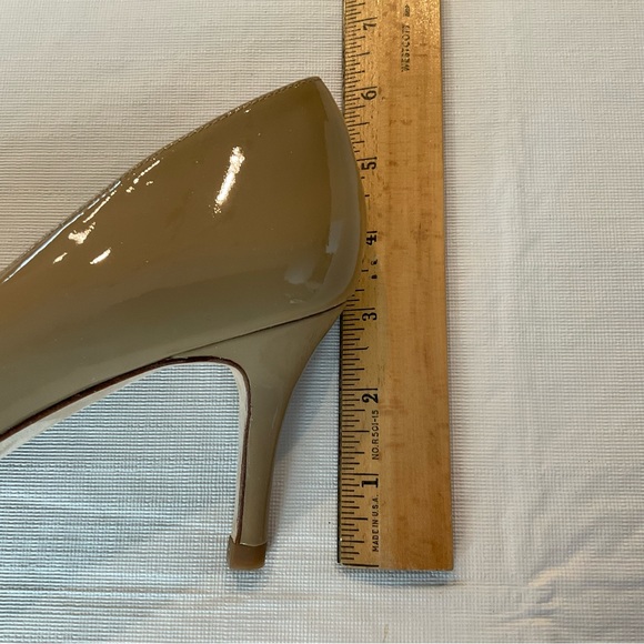 L.K. Bennett Sybila Taupe Patent Leather Shoe US9 (Euro 39.5) - Picture 7 of 10